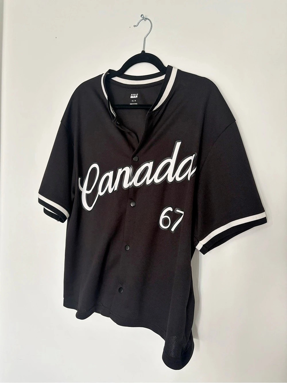 Urban Man Baseball Jersey Black & White Size Small Like New